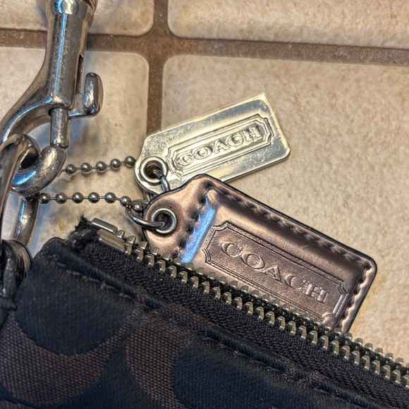 Coach Black Crossbody Bag with Signature Design - Picture 3 of 7
